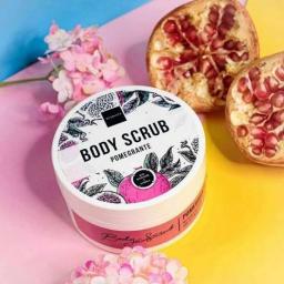 BR21686 - SCARLETT WHITENING BODY SCRUB POMEGRANTE
